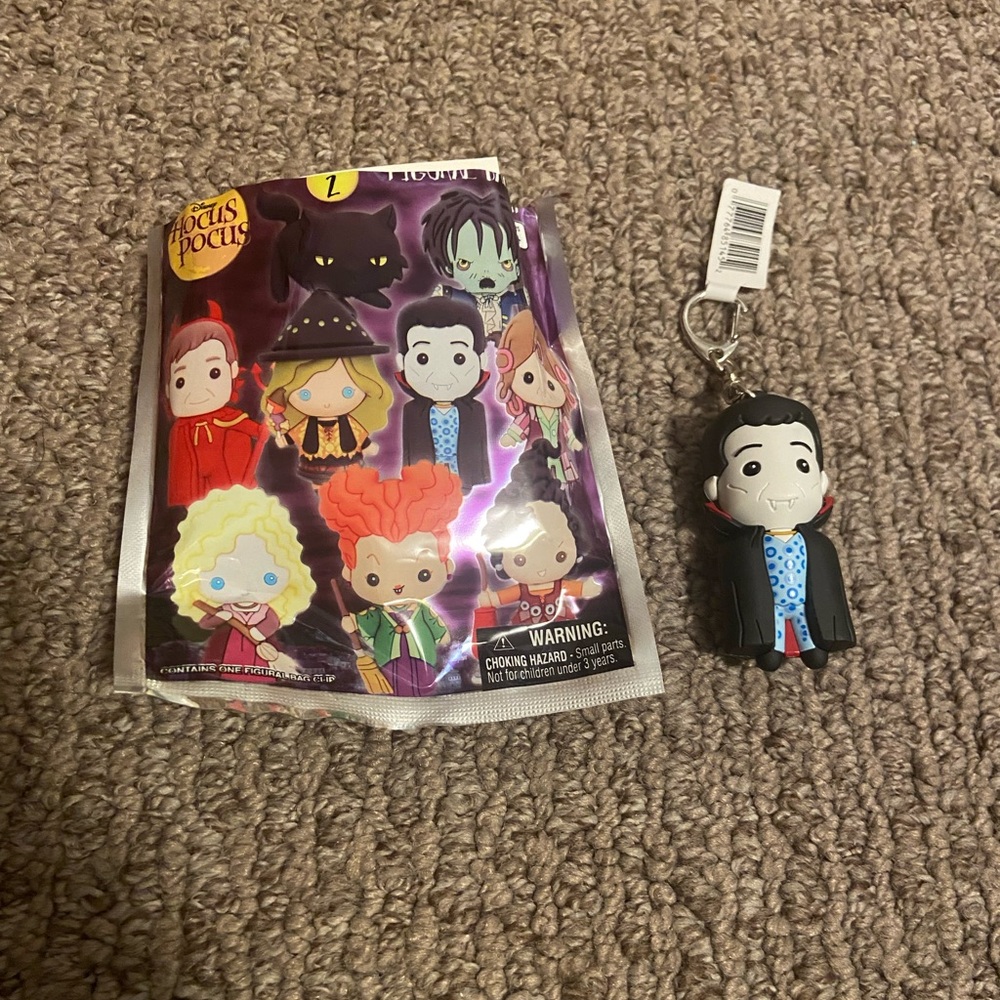 Hocus Pocus Keychain with Character Figures